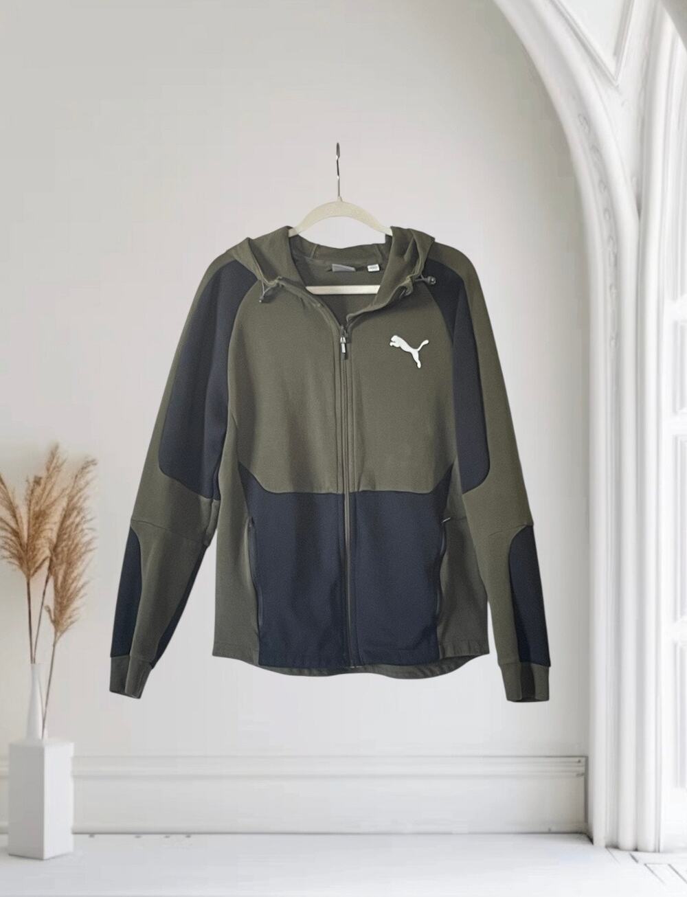 PUMA Evostripe Army Green Hooded Jacket Medium